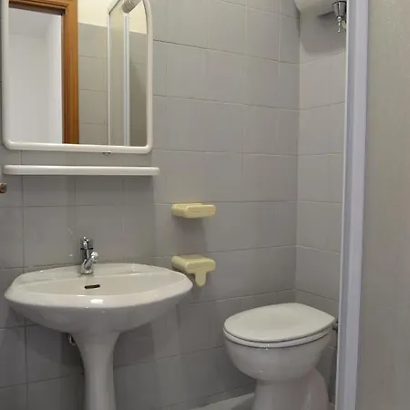 Del Parco Di Monte Cucco Hostal *