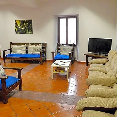Del Parco Di Monte Cucco Hostal *