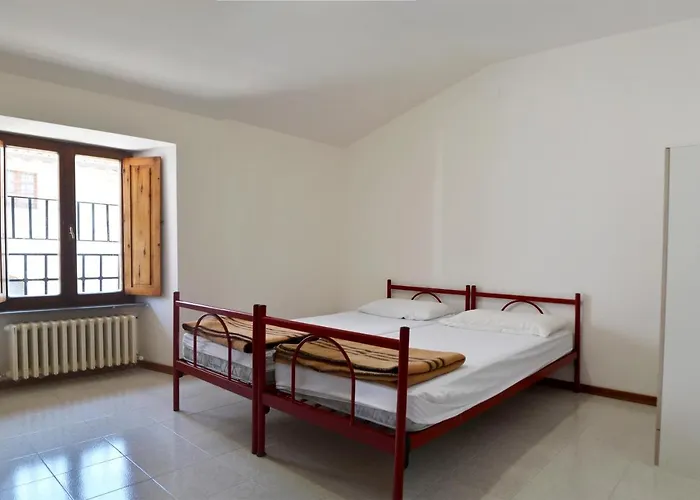 Del Parco Di Monte Cucco بيت شباب *